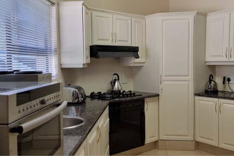 4 Bedroom Property for Sale in WestLake Country Safari Estate North West